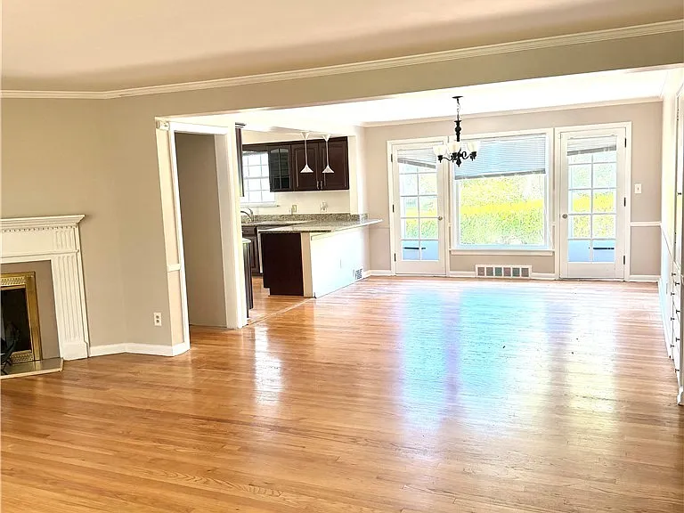 28175 Shaker Blvd — Photo 3