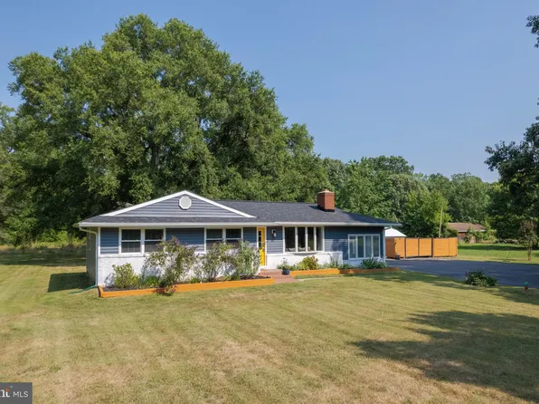 5169 Chalk Point Rd, West River, MD 20778