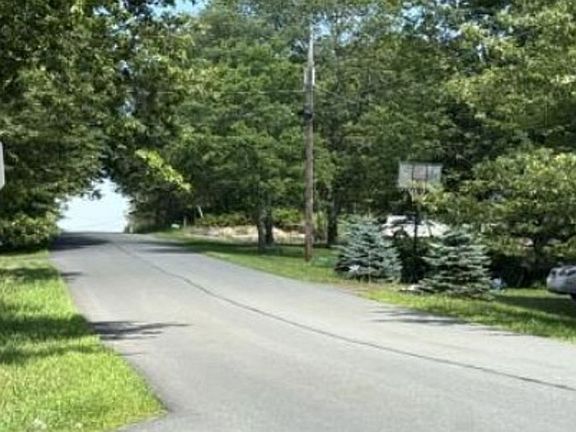 Exterior Neighborhood (street photo)