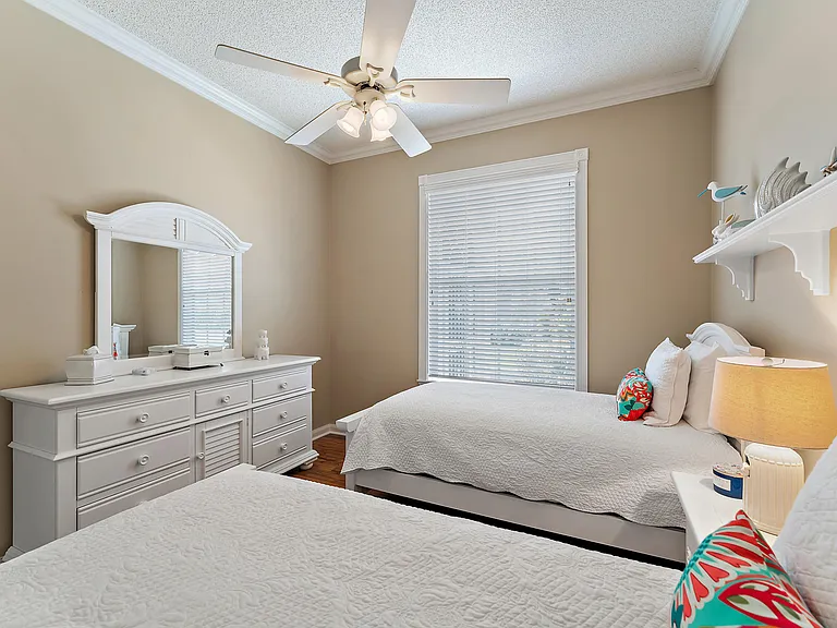 8485 SE Palm Hammock Ln — Photo 32