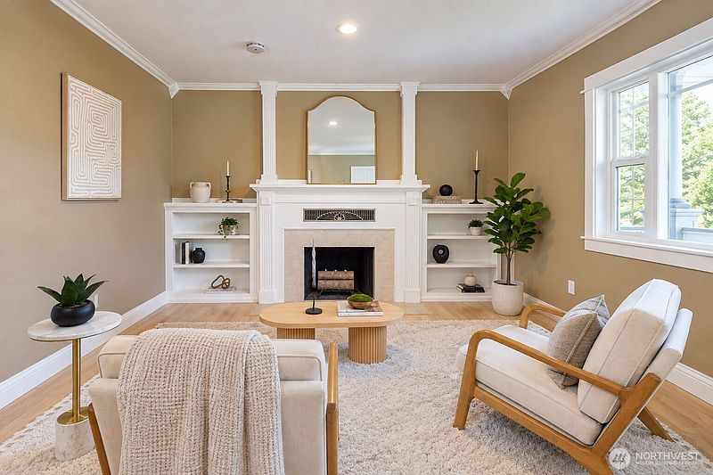 5th image of 825 NE 75th Street