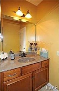 5th image of 205 Lewis Cir
