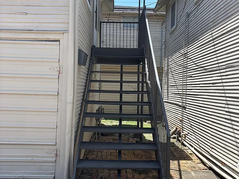 4304 Pease St #1/2 — Photo 15