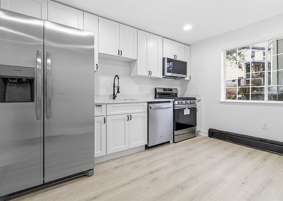 1st image of 1 19th St APT 3