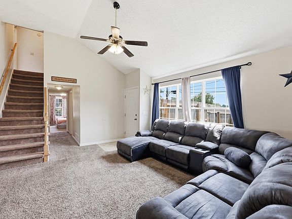 5th image of 404 Wichita Dr