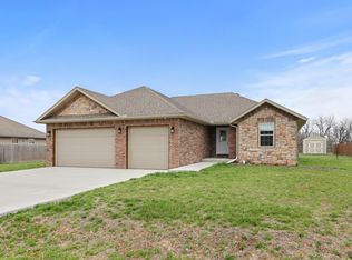 1162 Robins Nest Hl, Mount Vernon, MO 65712