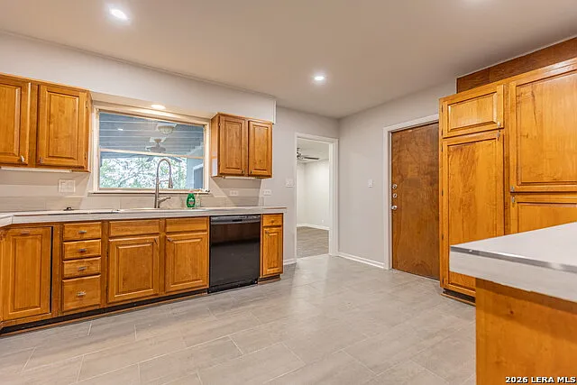 4722 Newcome Dr — Photo 8