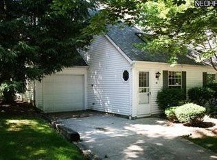 139 Burlington Oval Dr, Chardon, OH 44024