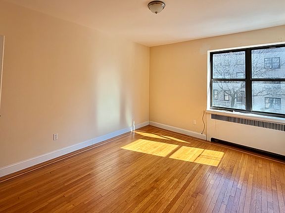 4th image of 567 Fort Washington Ave APT 2B