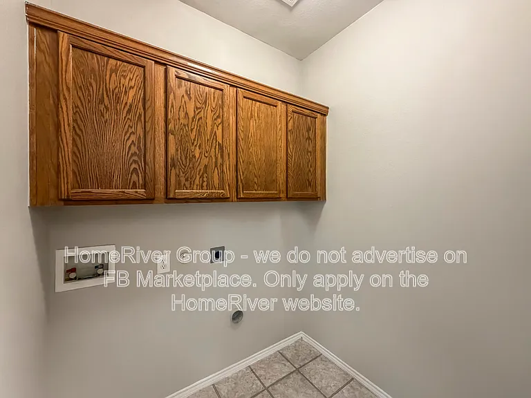 1072 Aviary — Photo 6