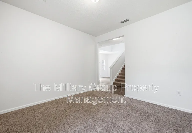 7814 Meadow Walk Ln — Photo 19