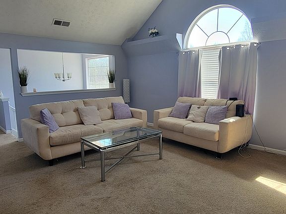 2nd image of 1620 Amelia Ct