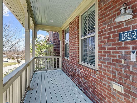 4th image of 1852 N Meridian Dr