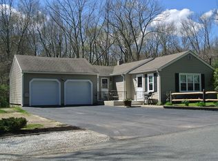 487 Chestnut Hill Rd, Millville, MA 01529
