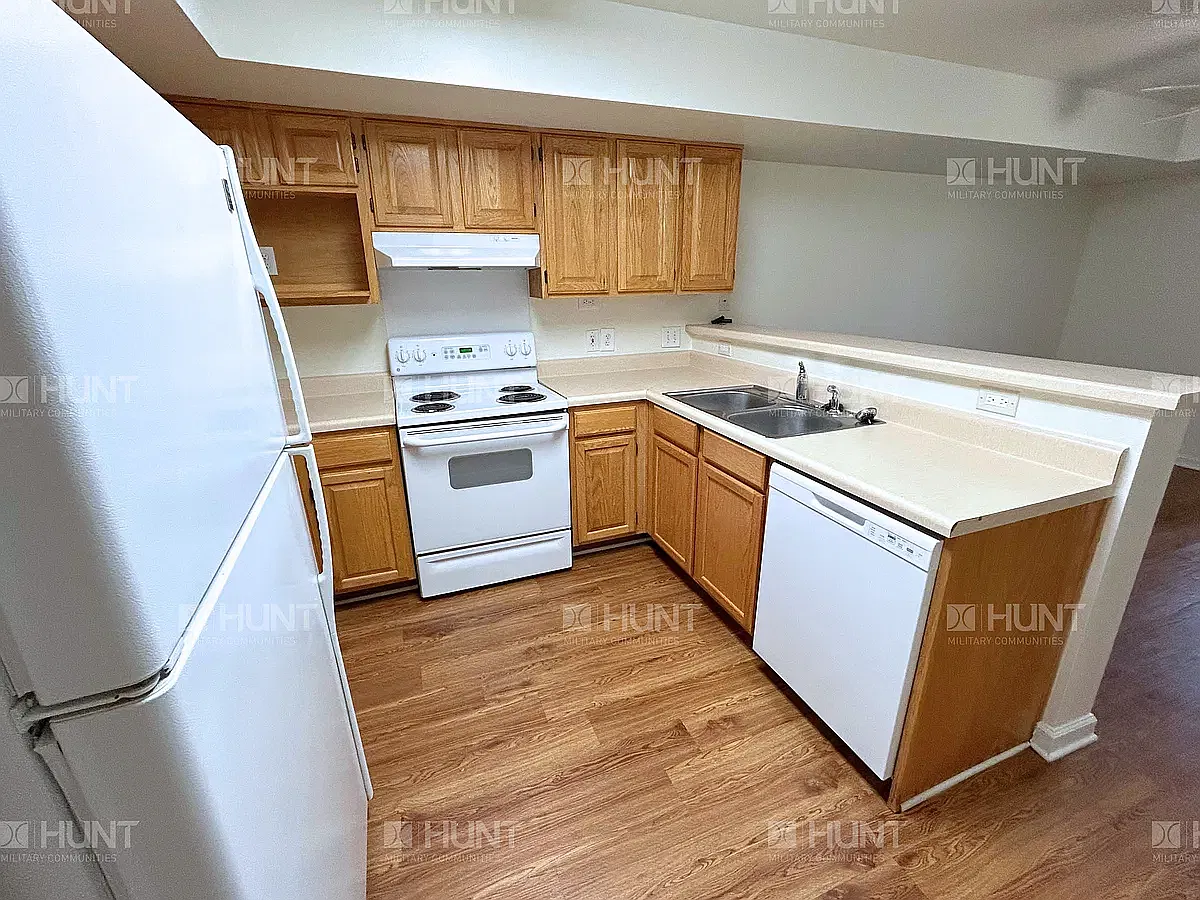 4 bed, 2.5 bath, 1950 sqft, $1,900 — Photo 4