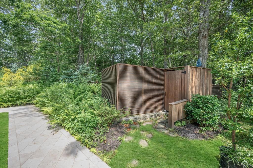  Outdoor Shower