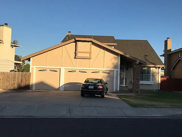 1832 Dolphin Pl photo 1