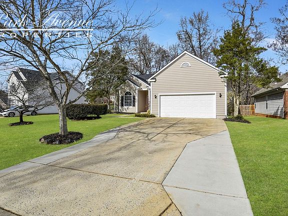 3rd image of 7030 Daerwood Pl