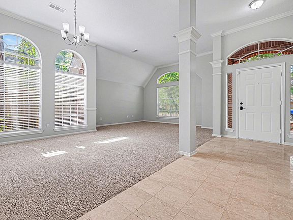 4th image of 215 Bristol Bend Cir