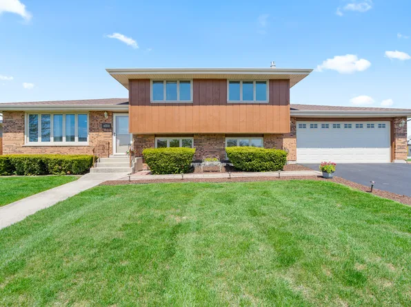 8900 W 169th Pl, Orland Hills, IL 60487