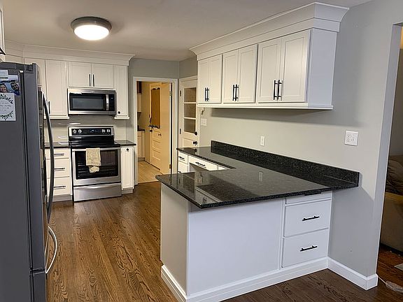 3rd image of 1015 W Forest Blvd