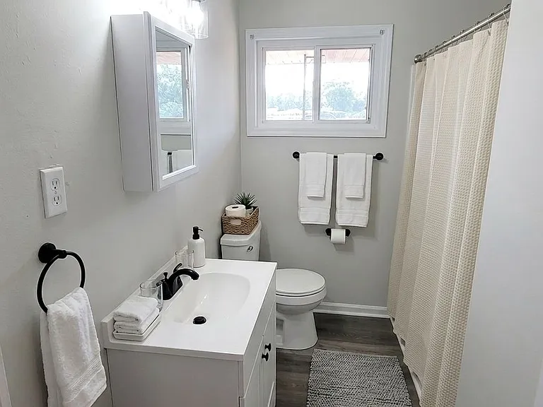 2076 Seneca Dr — Photo 6