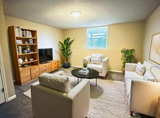 520 Sky Vue Dr, Raymore, MO 64083