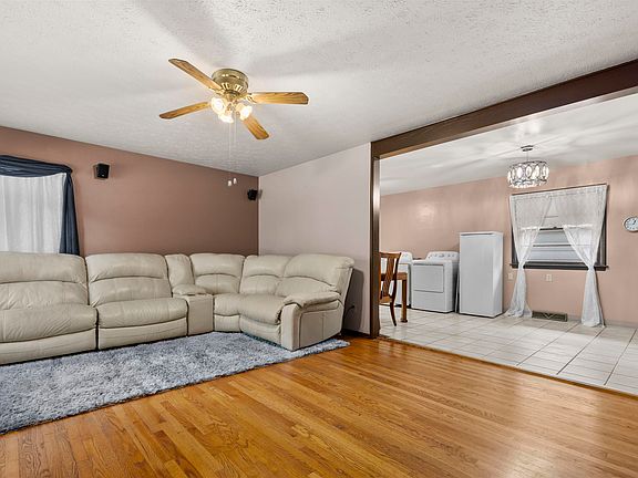 4th image of 2206 Halsted Rd