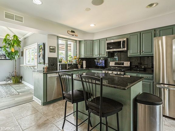 3rd image of 1803 W 55th St