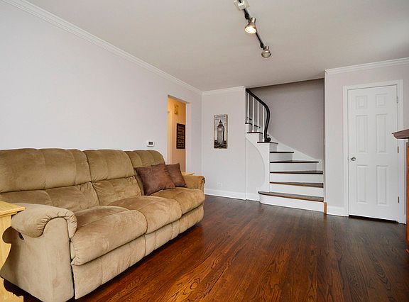 5th image of 5710 N Avondale Ave