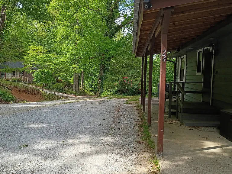 24 Dogwood Ln — Photo 3