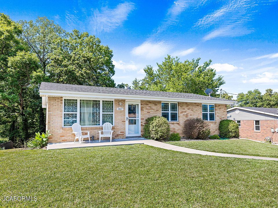 1st image of 2407 Meadowlark Ln