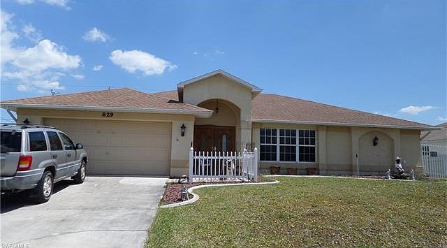 1st image of 829 NE 6th Pl