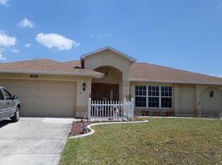 829 NE 6th Pl, Cape Coral, FL 33909