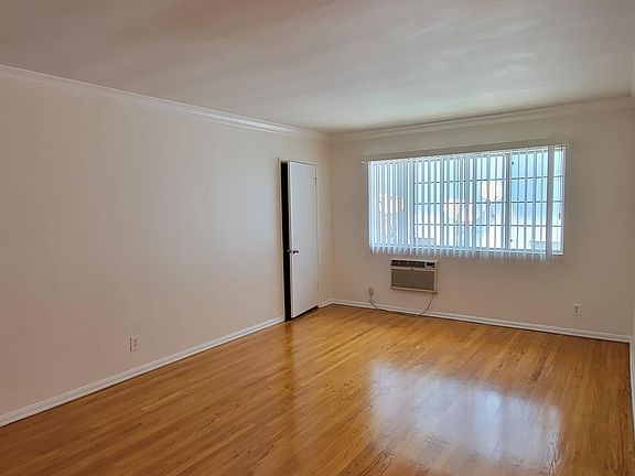 5th image of 1135 S Oakhurst Dr #C