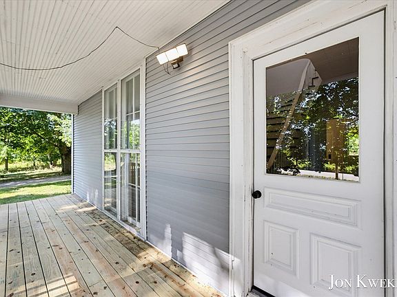 5th image of 6692 Fitzner Rd