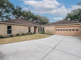 1802 Rushbrook Dr, Houston, TX 77077