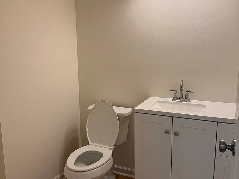 402 Skyline Dr — Photo 21