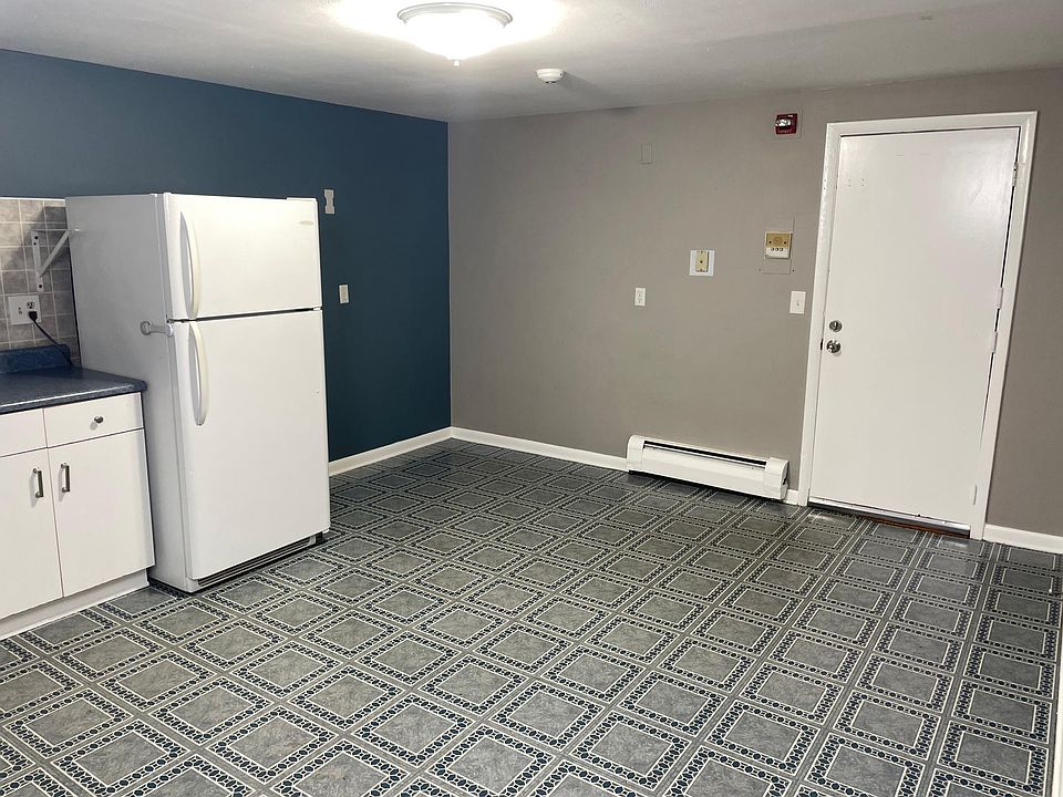 16 Atkins St Meriden, CT, 06450 Apartments for Rent Zillow