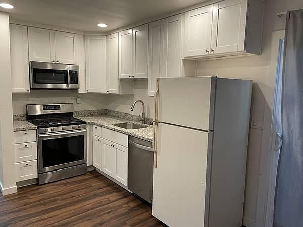 new kitchen cabinets and granite counters