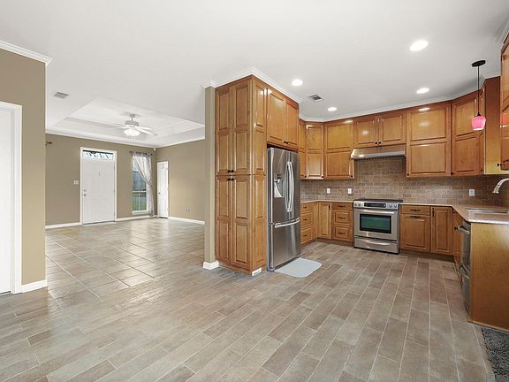 4th image of 1330 Madewood Dr