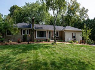 2720 El Rancho Dr, Brookfield, WI 53005