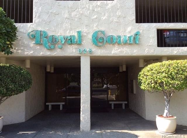 1st image of 920 Ward Ave APT 6C