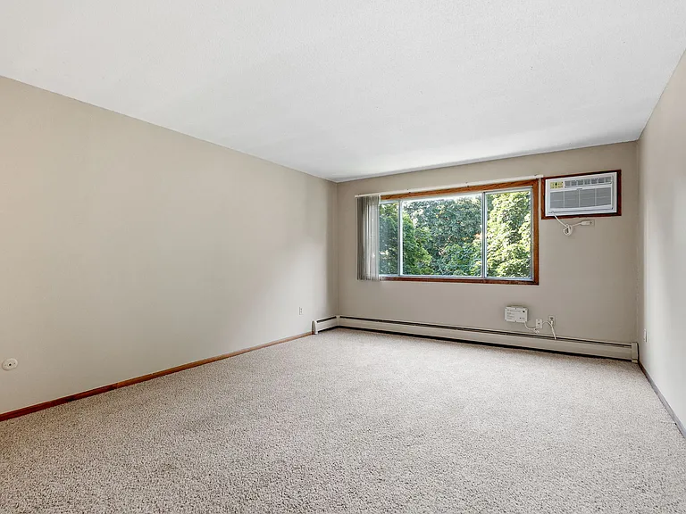 1605 Minnehaha Apartments — Photo 44