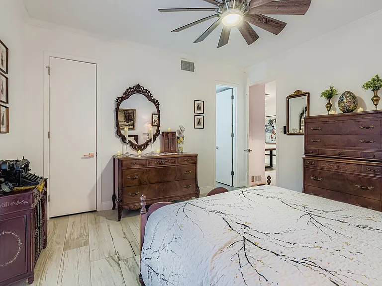 7711 Broadway St #1C — Photo 11