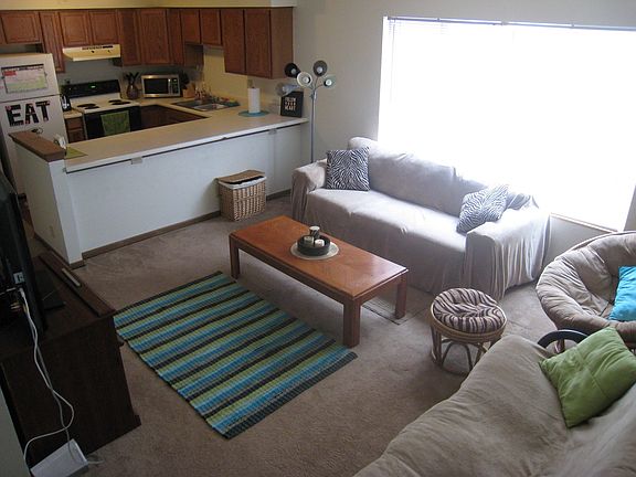 3rd image of 3377 N Oakland Ave #B