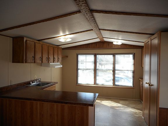 2nd image of 114 Carriage Ln