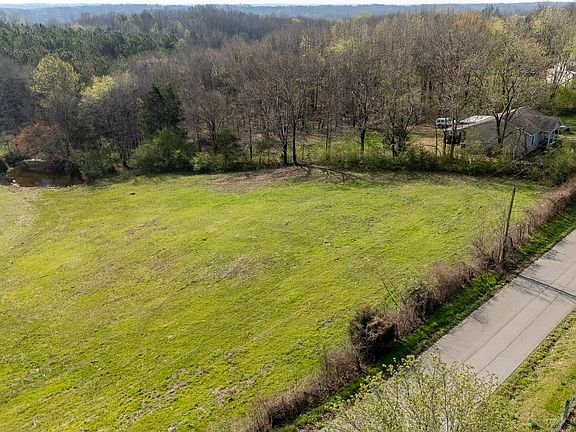 3rd image of 781 Knob Creek Rd