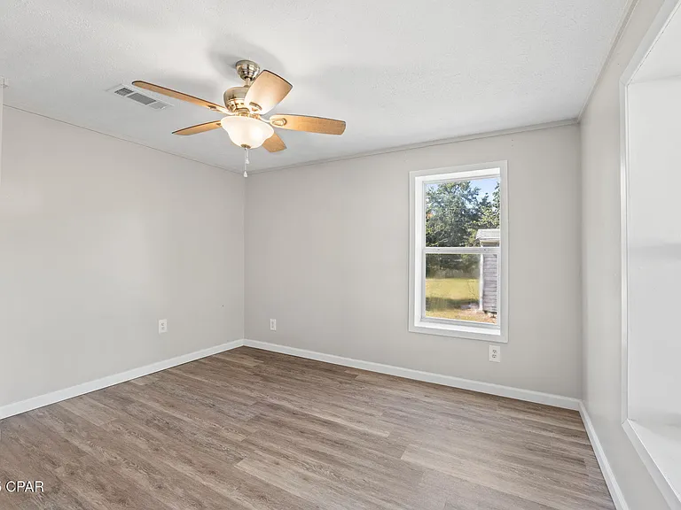 13636 Highway 77 — Photo 17
