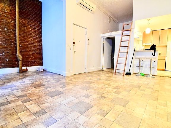 2nd image of 163 W 71st St #2FR